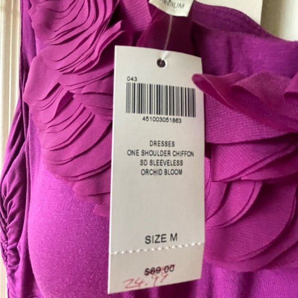 One shoulder chiffon sleeveless orchid bloom blouse. Size Medium. - Picture 3 of 3